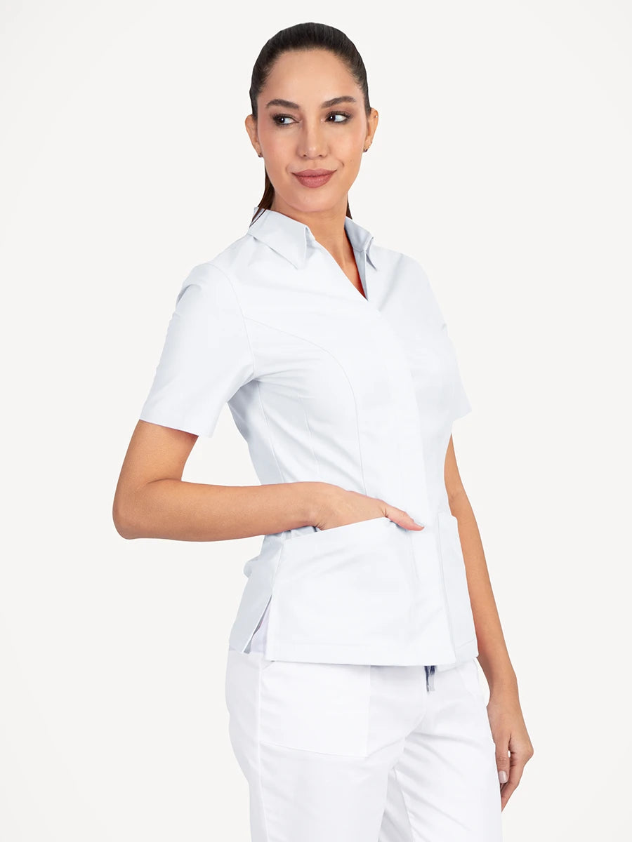 Filipina Medica con Botones Frontales