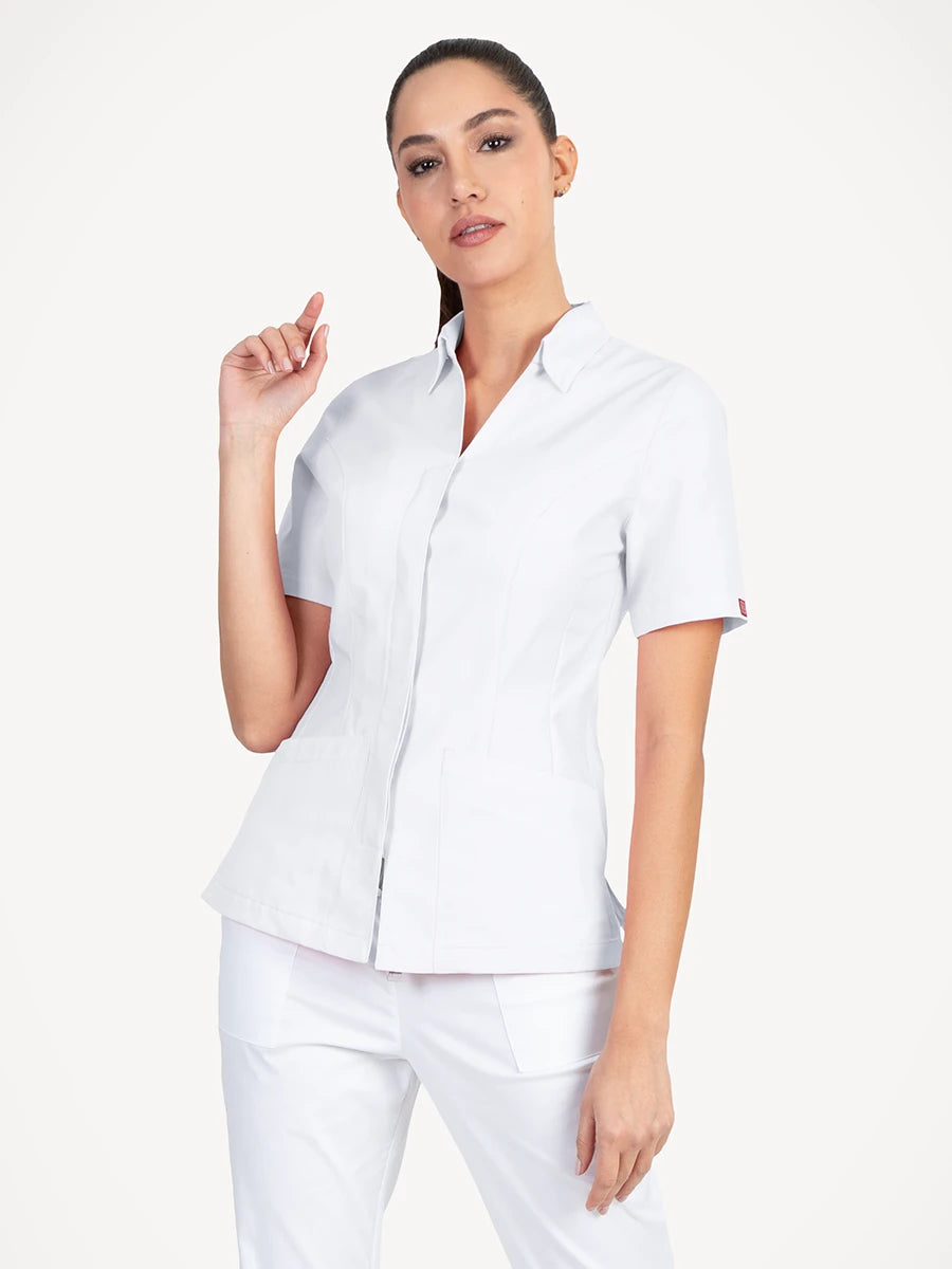 Filipina Medica con Botones Frontales