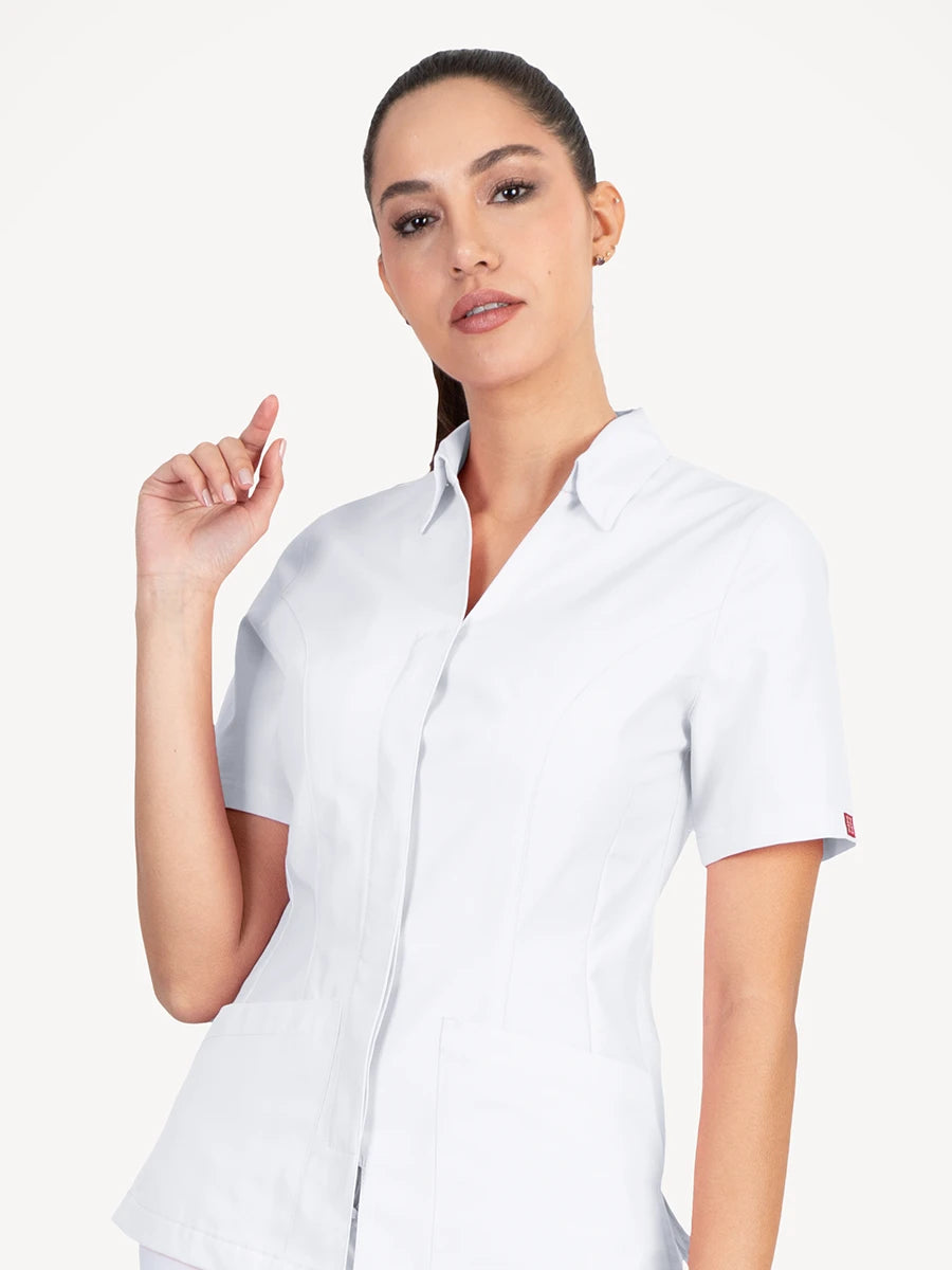 Filipina Medica con Botones Frontales